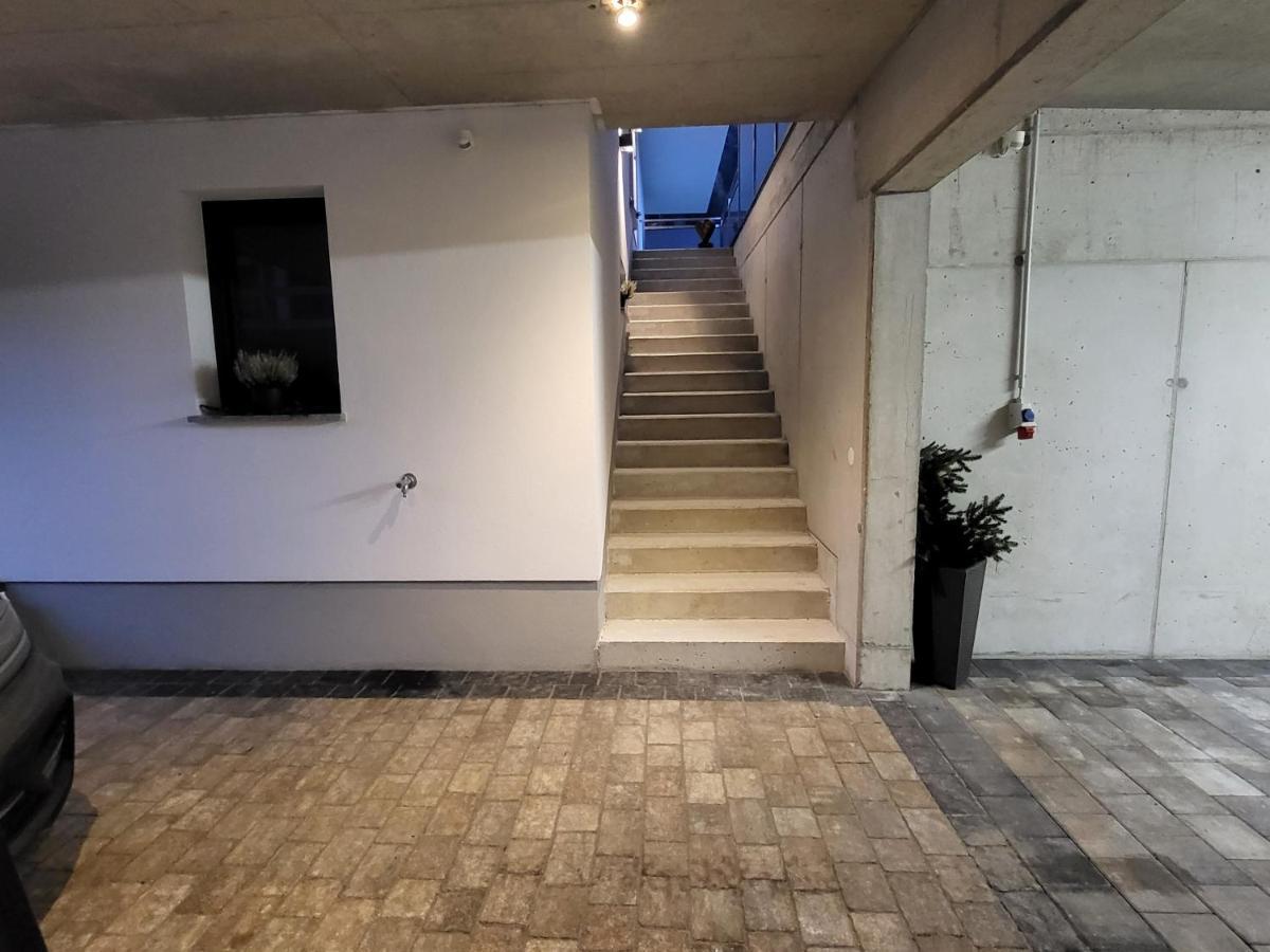Apart Isabella 施文道 外观 照片